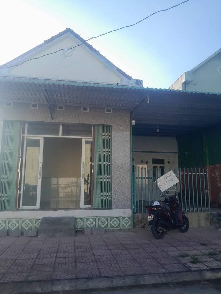 Nhà nguyên căn cho thuê tại Bến xe mới Phù Cát - Không gian thoáng đãng, giá tốt!