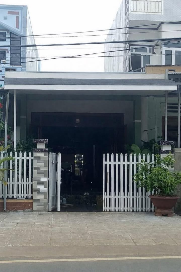 Đất nền đường 30/4, Quận Ninh Kiều, 94m² giá 5.7 tỷ - Vị trí đắc địa gần bệnh viện!