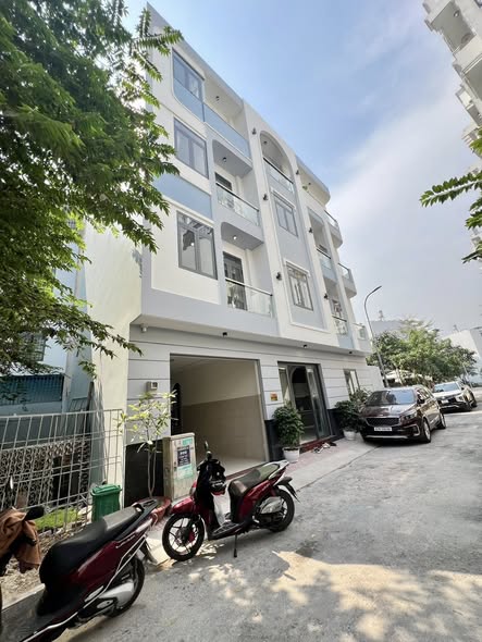 Nhà phố 4 tầng tại Bình Tân 140m² giá 7.5 tỷ - Thiết kế hiện đại, sẵn sàng vào ở!