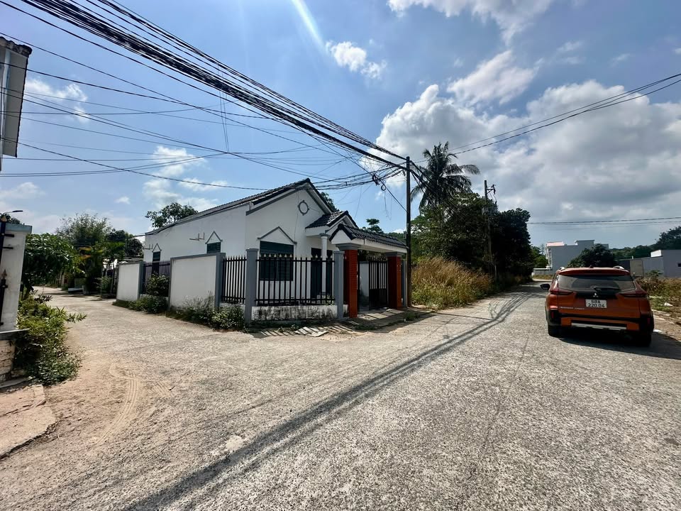 Nhà lô góc hẻm 1 xẹt Cây Thông Ngoài, Phú Quốc 110m² giá 1 tỷ - Pháp lý rõ ràng