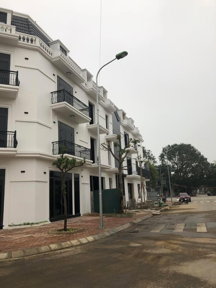 Nhà liền kề mặt đường Lý Tự Trọng, TP Sầm Sơn 126m² - Cơ hội hiếm có!