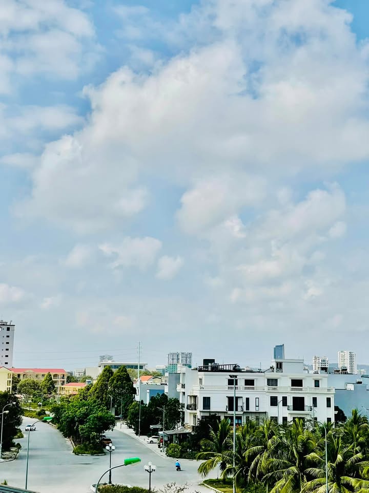 Nhà riêng 128m² đường Hoàng Quốc Việt - Bán gấp, vị trí đắc địa!