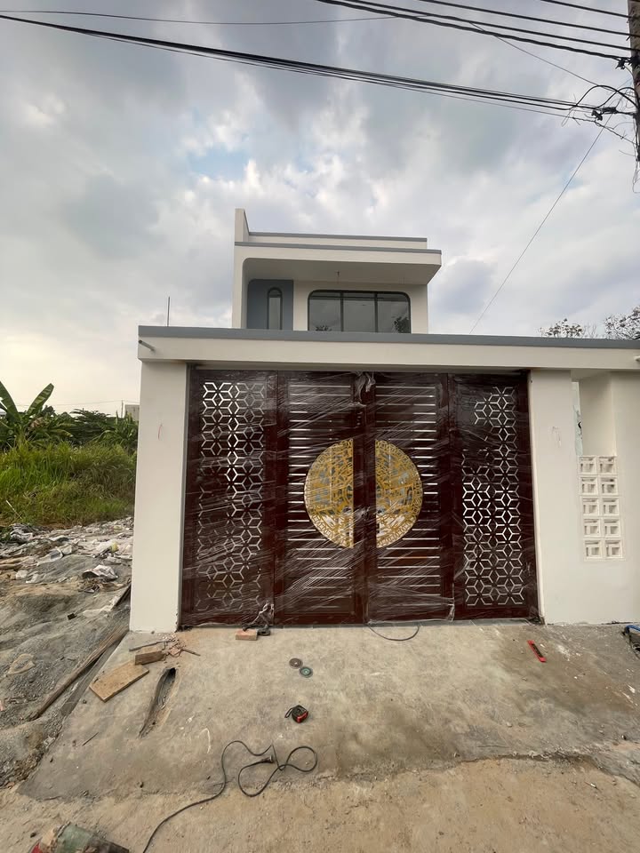 Nhà gác lửng Tân Định Bến Cát 110m² giá 2.55 tỷ - Sổ đỏ chính chủ, hỗ trợ vay ngân hàng!