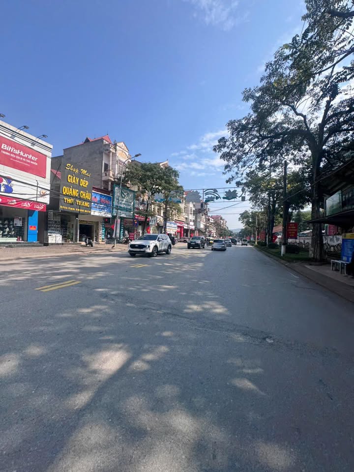 Nhà mặt đường Lê Lợi, TP Lạng Sơn 98m² giá 1x tỷ - Kinh doanh sầm uất!