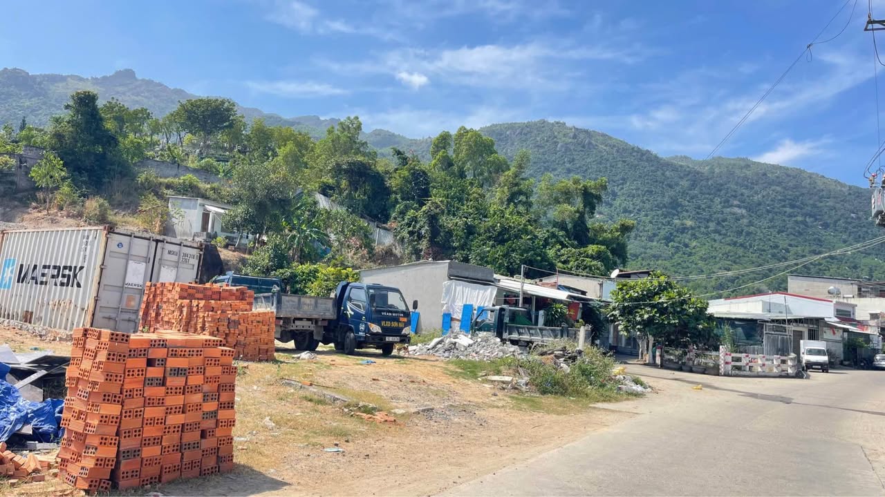 Đất thổ cư mặt tiền đường Hoàng Minh Thảo, Nha Trang 98.6m² giá 3.15 tỷ - Đầu tư sinh lời ngay!