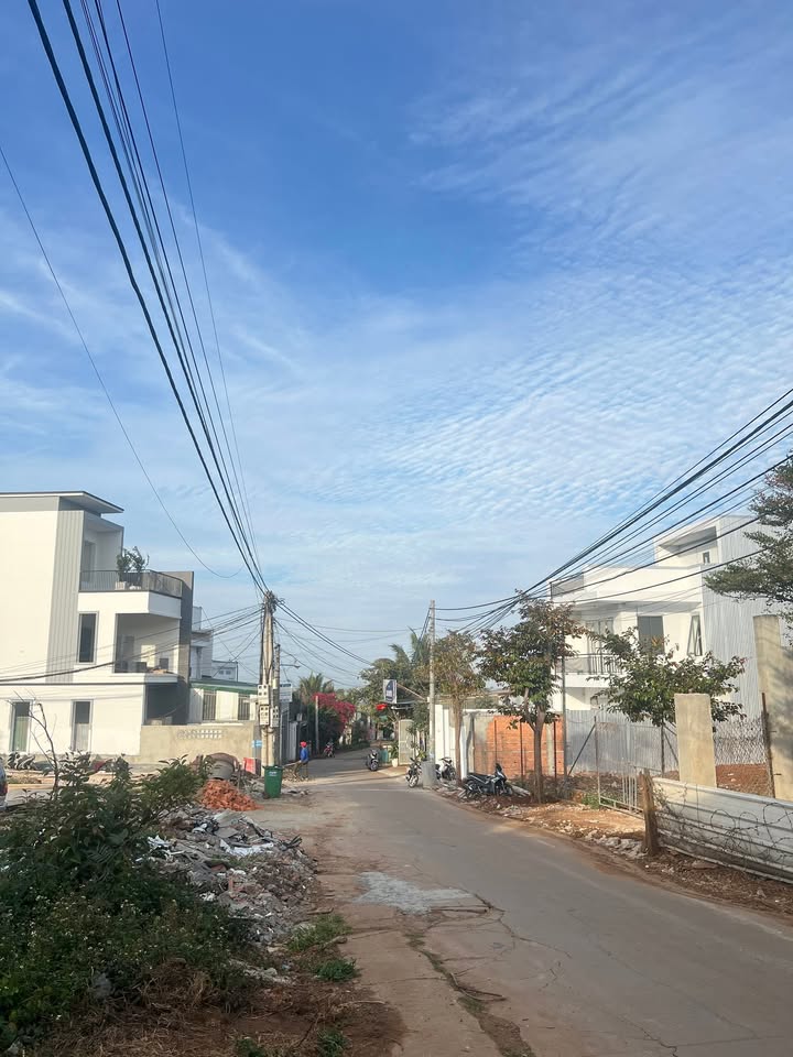 Đất mặt tiền hẻm Y Moal, Buôn Ma Thuột 168m² giá 3.3 tỷ - Sổ đỏ chính chủ!