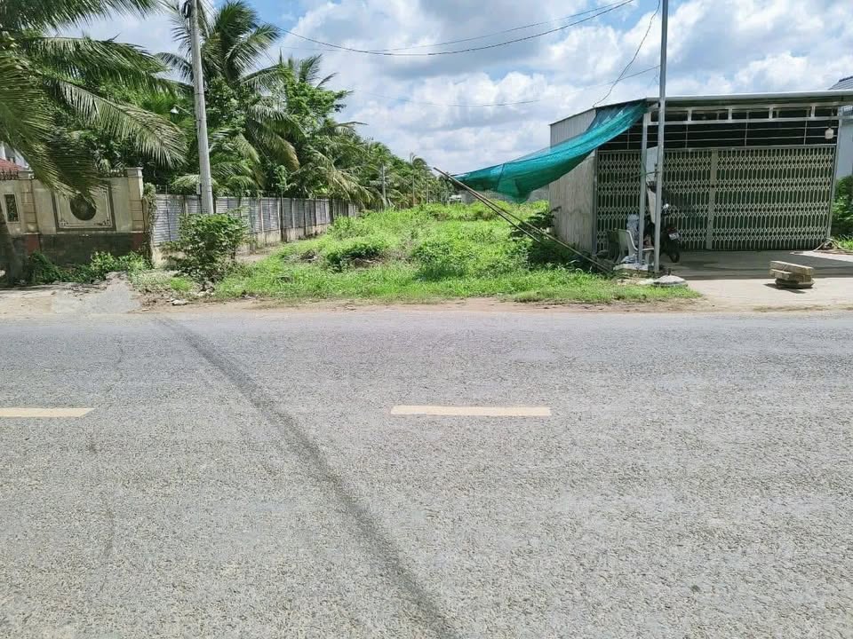 Bán gấp FrontHouse mặt tiền QL57C, xã Sơn Đông 210m², giá 3.15 tỷ - Vị trí đắc địa!