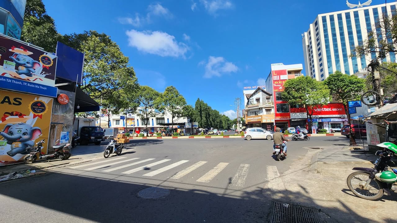 Mặt tiền FrontHouse đường Amajao, Buôn Ma Thuột 100m² giá 8 tỷ - Vị trí đắc địa cho kinh doanh!