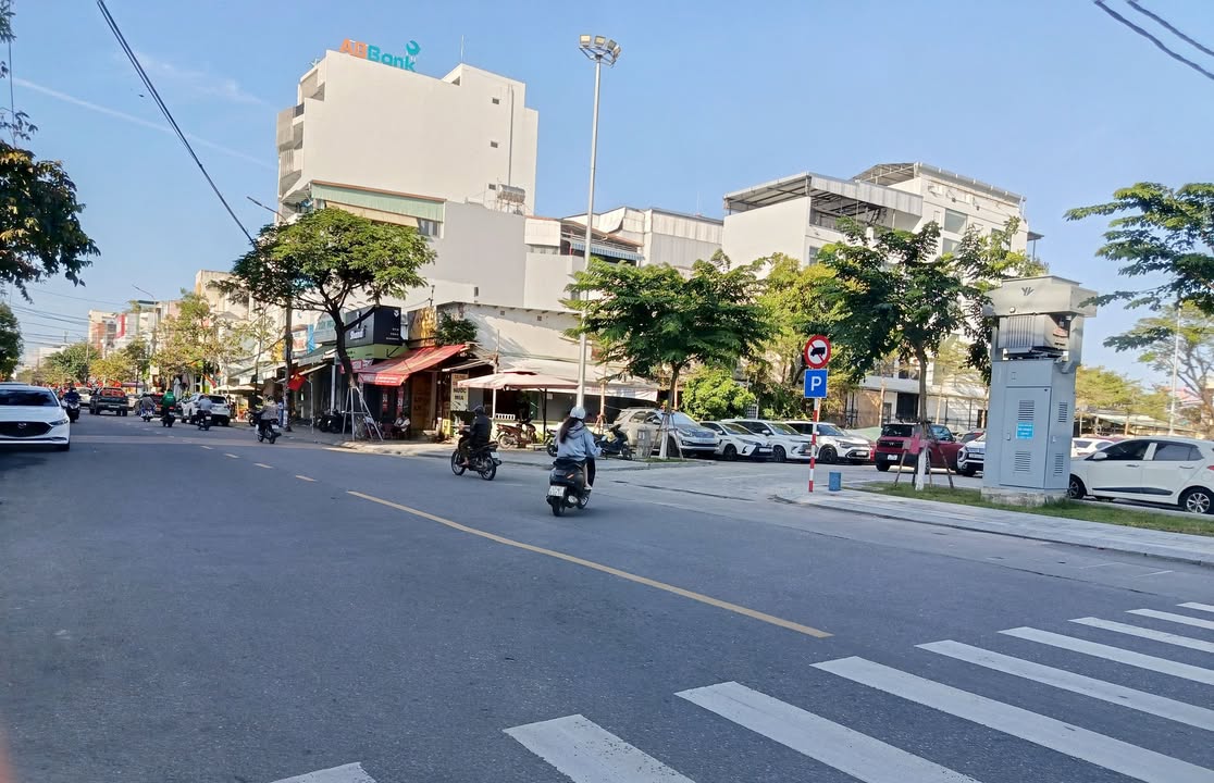 Nhà phố Hòa Cường Bắc Đà Nẵng 95m² giá 11 tỷ - Kinh doanh sầm uất!