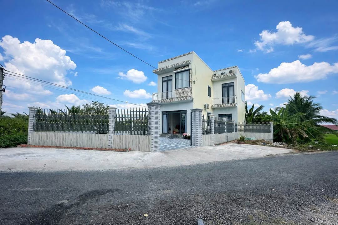 Nhà 1 Trệt 1 Lầu Mặt Tiền Đường ĐH25, Huyện Long Hồ, Vĩnh Long - Giá Chỉ 2.5 Tỷ