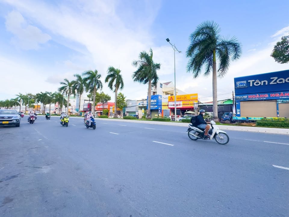 Bán nhà mặt tiền đường 3/2, quận Ninh Kiều, 408m² - Giá tốt chính chủ!