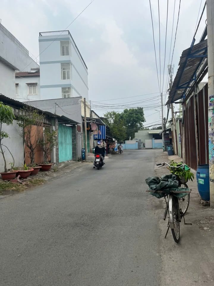 Đất nền Phú Hữu, Quận 2, 82.6m² giá 5.2 tỷ - Sổ đỏ chính chủ!