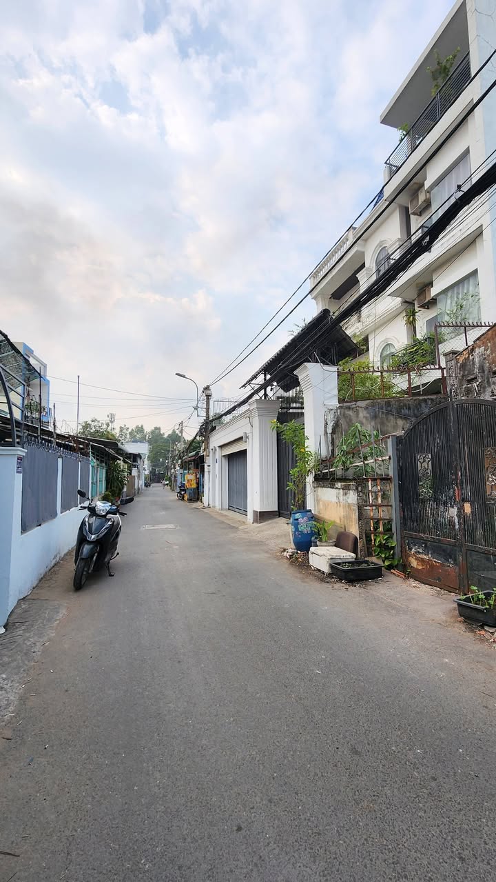 Nhà đất Vạn Phúc City, 196m² giá 15 tỷ - Cơ hội đầu tư hấp dẫn!