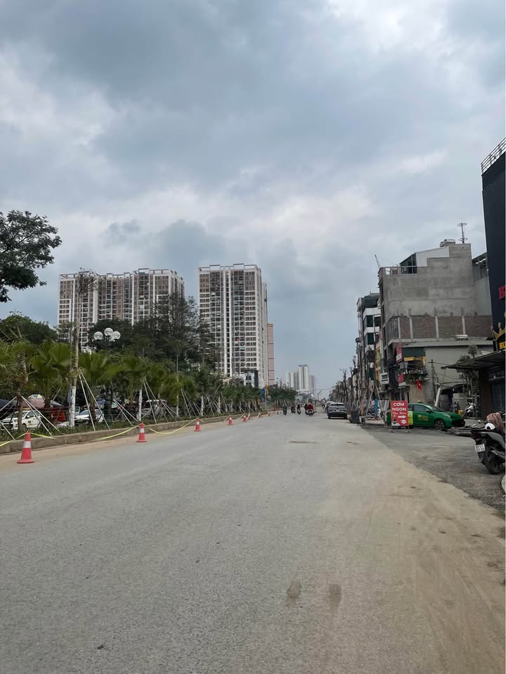 Nhà mặt phố Định Công, 85m² giá 27 tỷ - Kinh doanh sôi động!