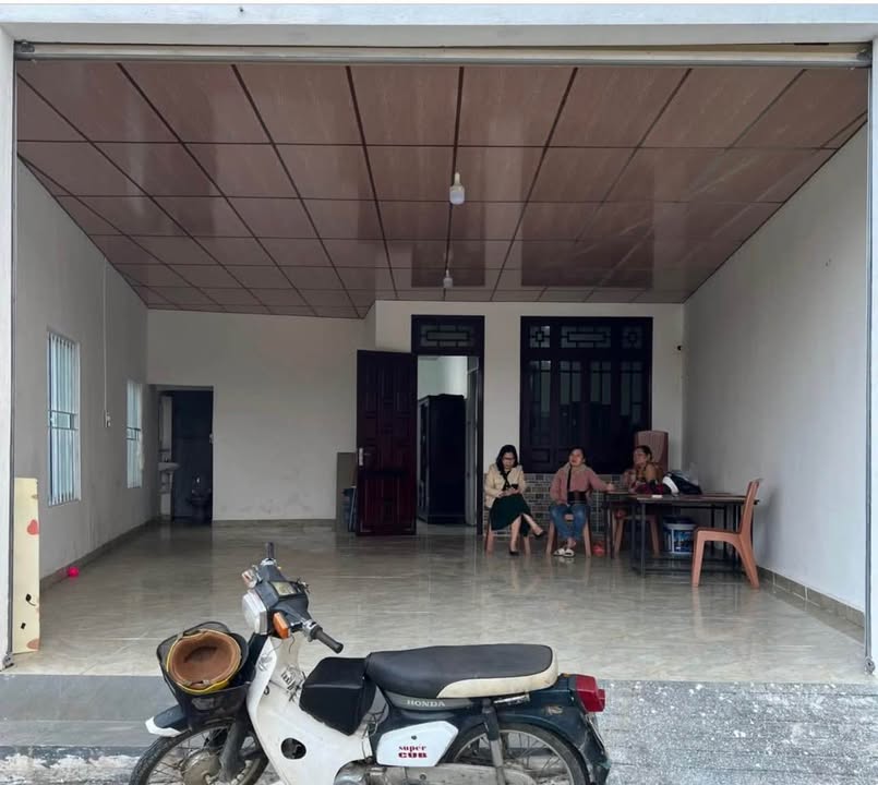 Mặt bằng kinh doanh cho thuê đường Hải Triều, phường An Cựu 100m² chỉ 6 triệu/tháng - Tiện lợi cho việc buôn bán!