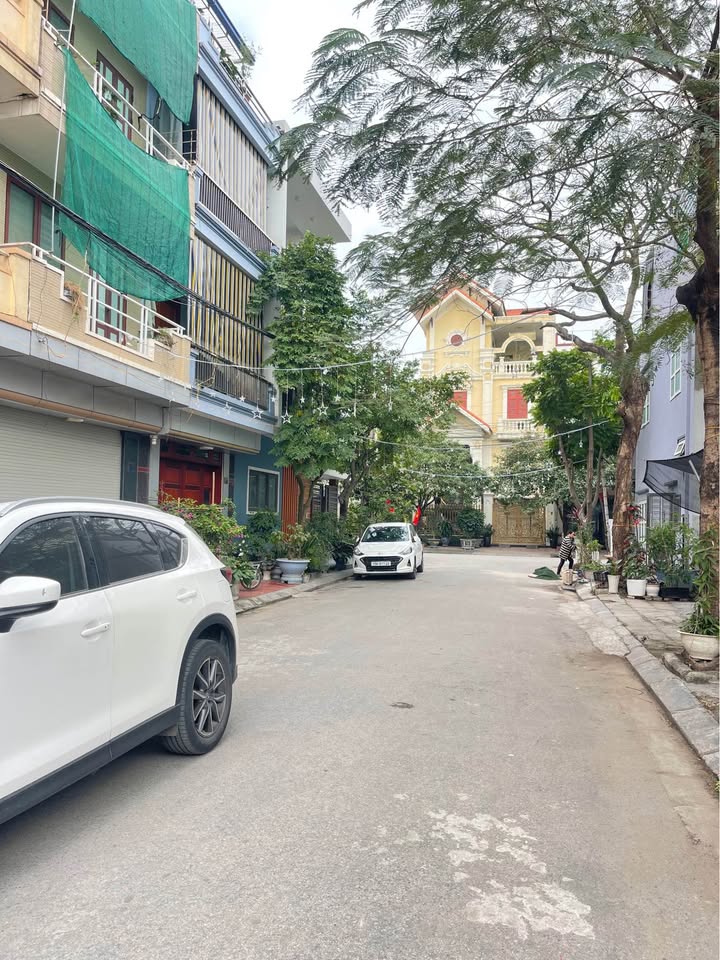 Bán 2 lô đất liền kề khu Hồ Đá - 8 tỷ - Pháp lý rõ ràng, tiềm năng tăng giá cao!