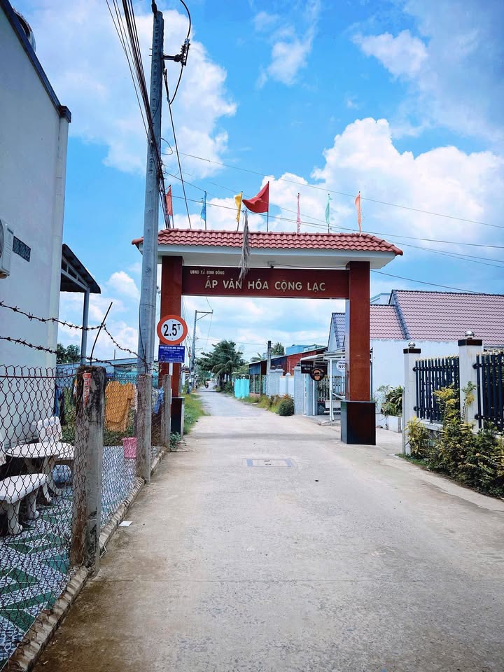 Nhà phố 178m² tại ấp Cộng Lạc, Gò Công - Giá chỉ 950 triệu, thương lượng dễ dàng!