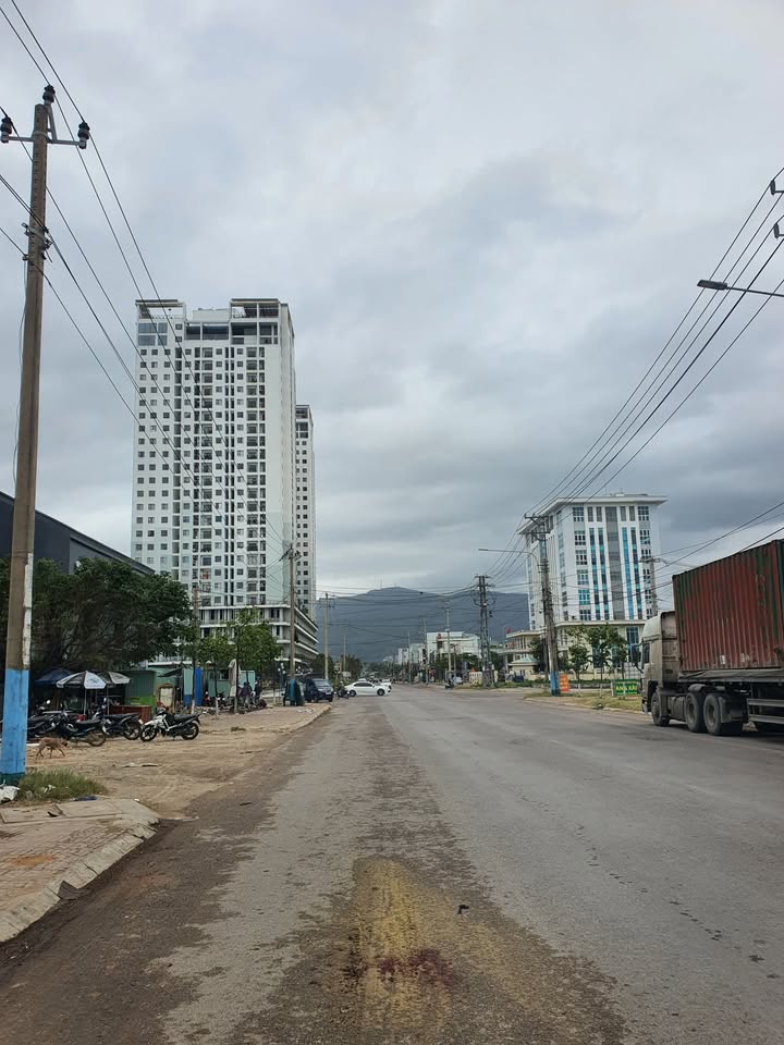 Đất Mặt Tiền Đường Điện Biên Phủ Quy Nhơn 180m² giá 8 tỷ - Cơ hội đầu tư hấp dẫn!