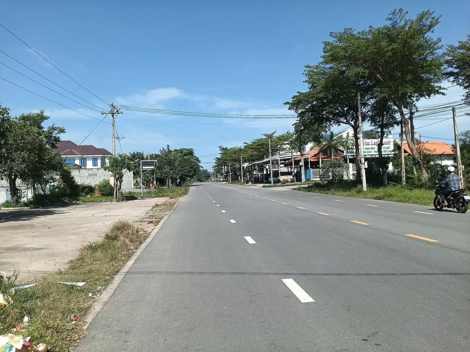 Bán lô đất đẹp tại khu du lịch SGHT, La Gi 105m² giá 1.1 tỷ - Đầu tư sinh lời!