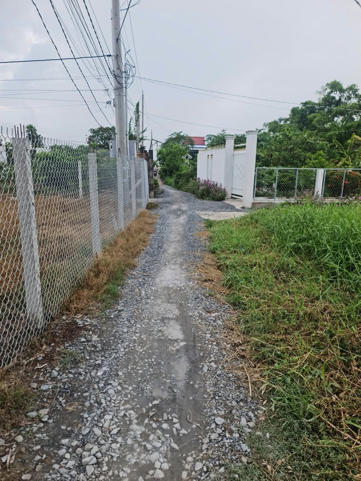 Đất mặt tiền đường Bagac, Huyện Cần Đước, 694m² giá 2.3 tỷ - Chính chủ bán gấp!