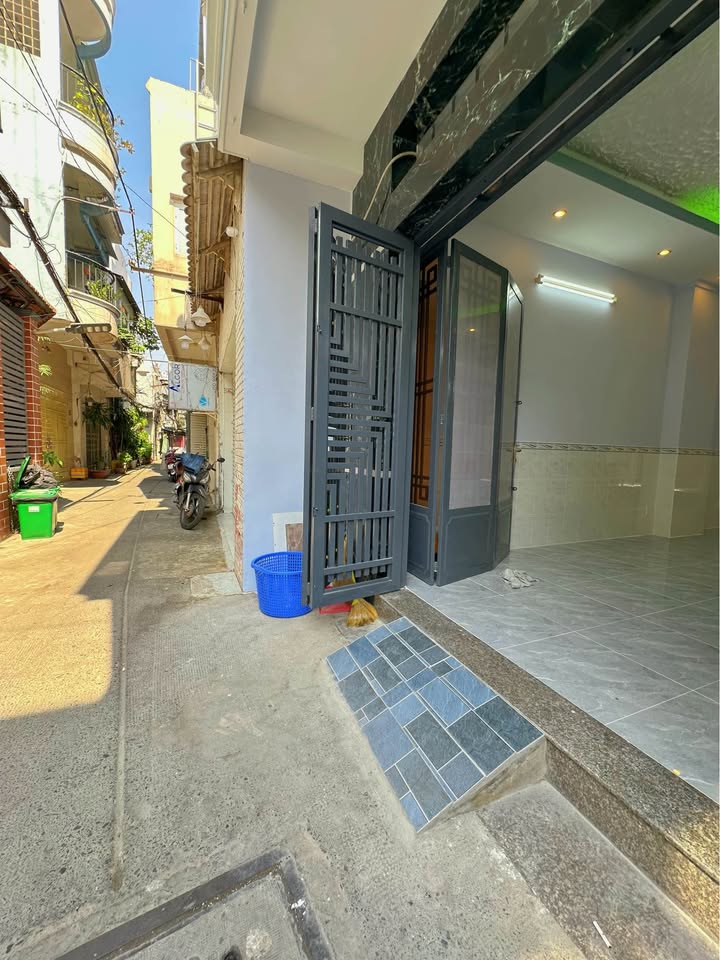 Nhà góc Âu Dương Lân Quận 8, 67m² giá 7.79 tỷ - Ô tô vào tận cửa!