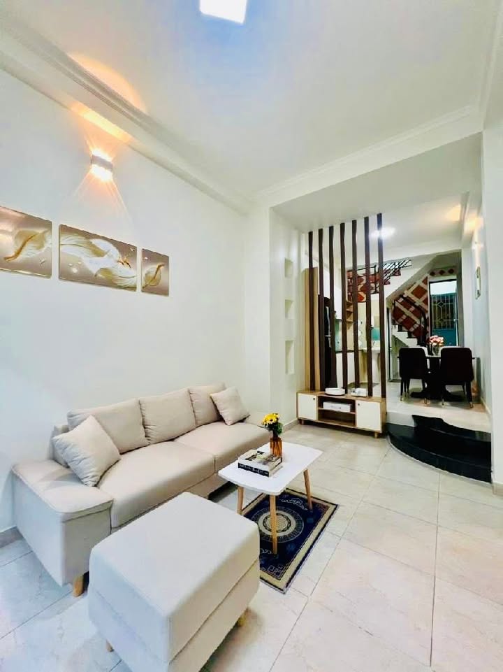 Nhà riêng Phường 11, Quận Gò Vấp 47m² giá 5 tỷ - Hẻm xe hơi thông, gần chợ Hạnh Thông Tây!