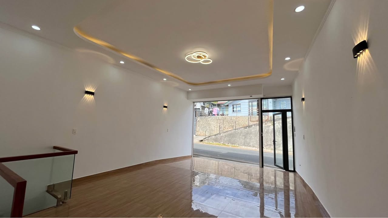 Nhà mới hoàn thiện tại Đà Lạt 123m² giá 3.85 tỷ - Kinh doanh ngay!