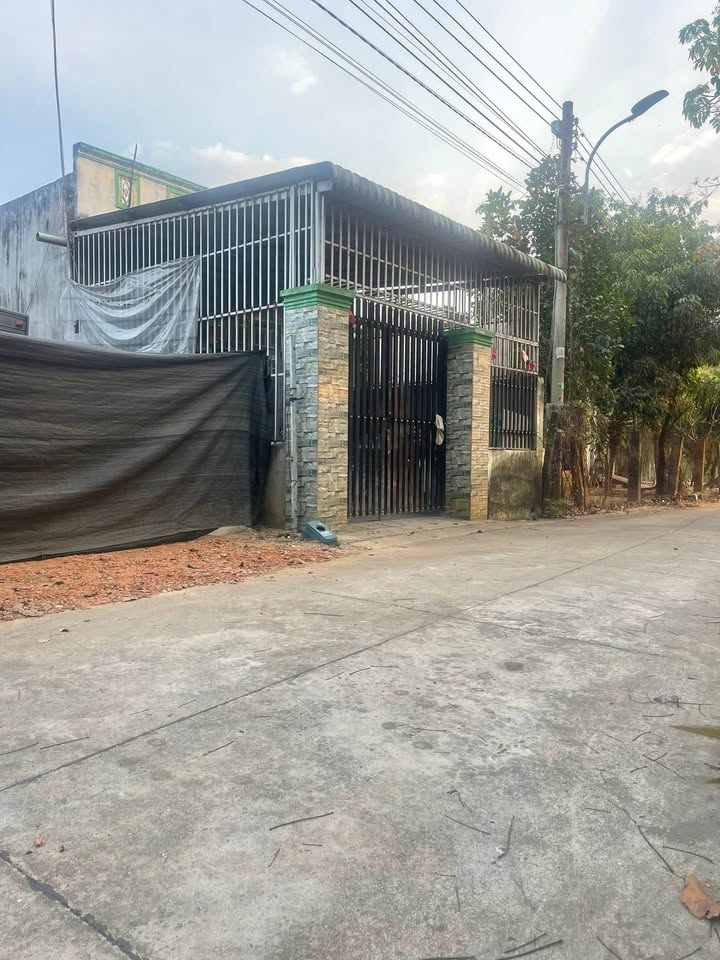 Đất nền Phường Mỹ Phước, Bến Cát 840m² giá 1.7 tỷ - Nhà cấp 4 cho thuê 3 triệu/tháng!