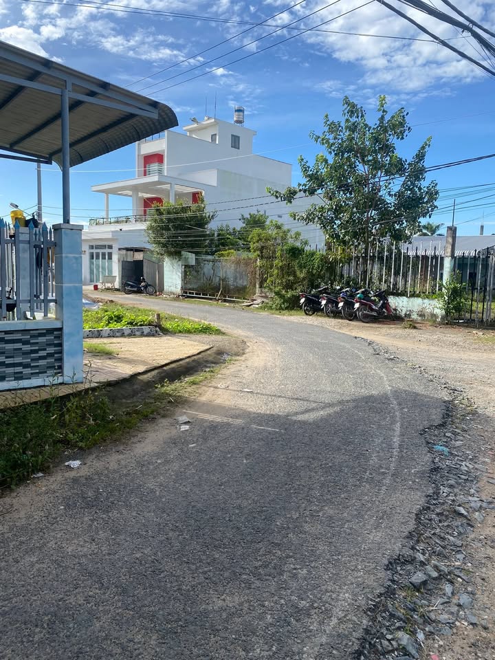 Đất nền mặt tiền đường Vành Đai Dương Minh Quan, 600m² giá 9.6 tỷ - Cơ hội đầu tư hấp dẫn!