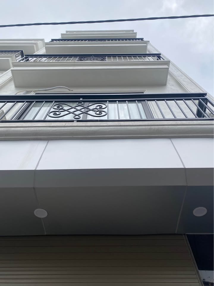 Nhà Ngô Gia Tự, Long Biên 32.5m² giá 6.x tỷ - Sẵn sàng vào ở ngay!