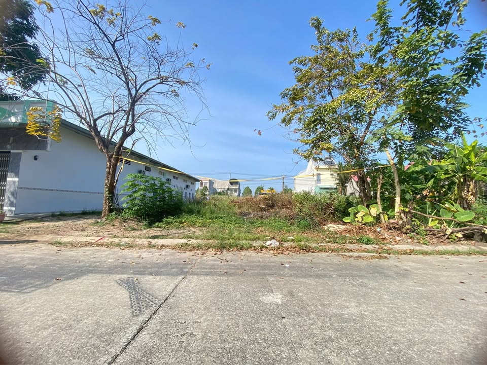 Đất nền 300m² đường Dl15, Huyện Thống Nhất, Đồng Nai - Vị trí thuận lợi, giá chỉ 4 tỷ!