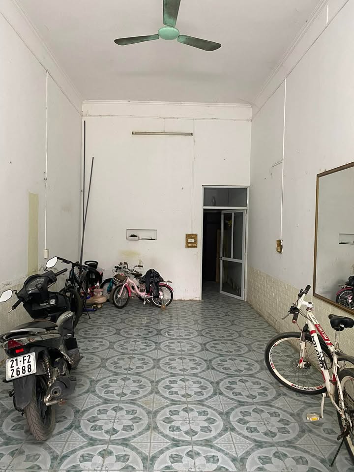 Nhà 3 tầng Đinh Tiên Hoàng, Lào Cai - 3.8 tỷ, Kinh doanh ngay!