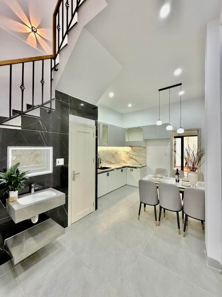 Nhà phố 2 tầng Điện Biên Phủ, 72m² chỉ 4 tỷ - Không thể bỏ lỡ!