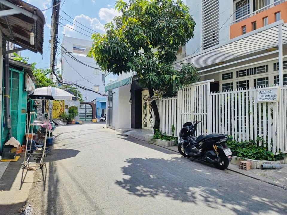 Nhà hẻm xe hơi Tỉnh Lộ 10, Bình Tân 150m² giá 9.2 tỷ - Vị trí đẹp, đầu tư sinh lời!