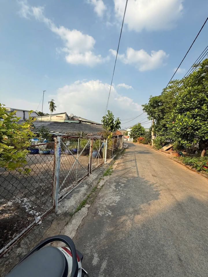 Đất nền Phường Chánh Nghĩa 74m² giá 2.4 tỷ - Đường nhựa xe hơi vào tận nơi!