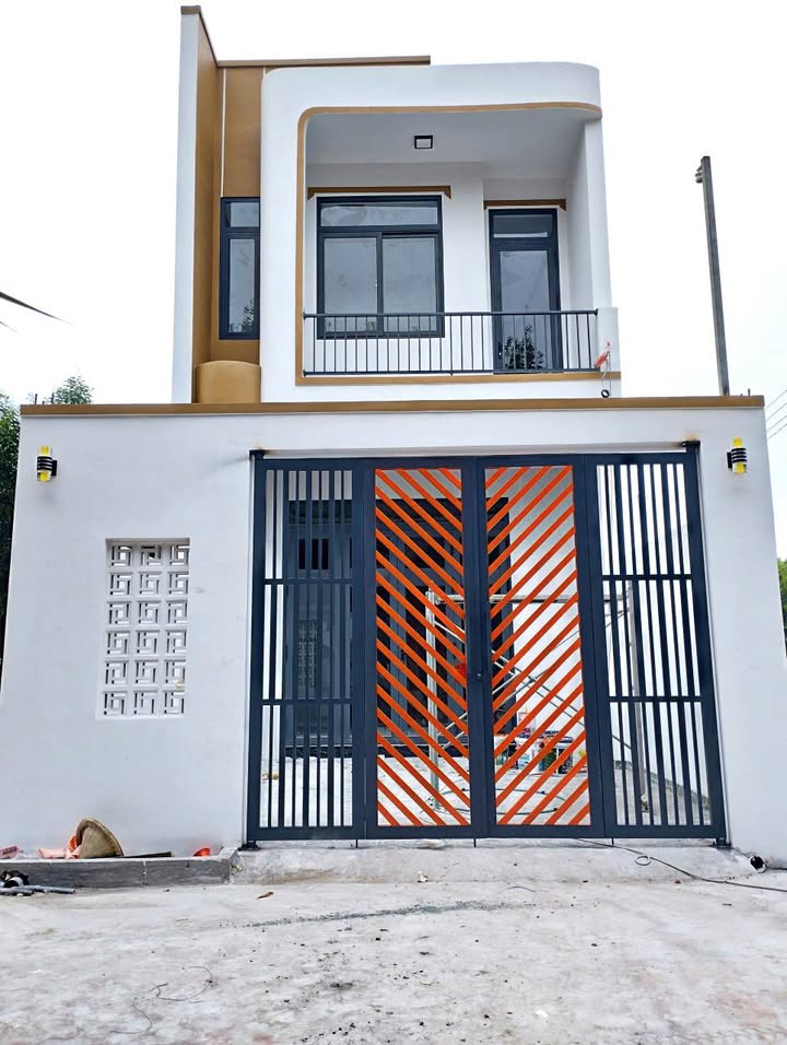 Nhà lầu Phường Tân Phong 100m² giá 1.85 tỷ - Nhận nhà đón Tết ngay!