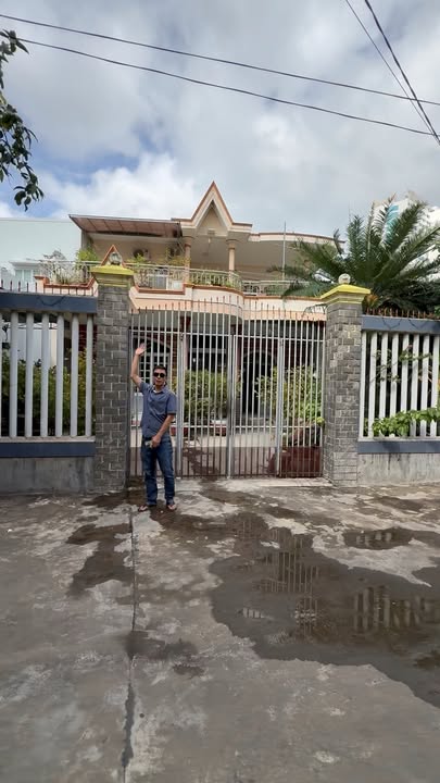 Nhà 2 tầng Ba Làng Vĩnh Hòa 204m² giá 15 tỷ - Bán gấp chính chủ!