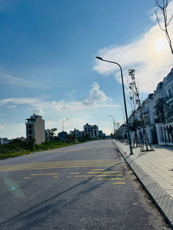 Đất nền Big C Bắc Giang 102m² giá chỉ 1.x tỷ - Vị trí đắc địa cho kinh doanh!