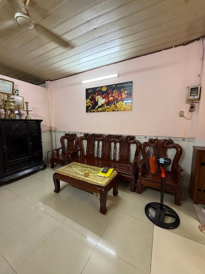 Nhà 2 tầng Cách Mạng Tháng Tám, Quận 10 - 36m² chỉ 6 tỷ - Tiềm năng tăng giá cao!