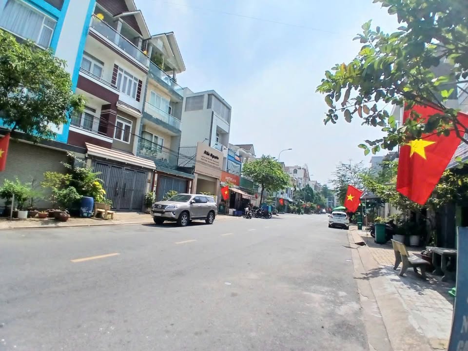 Khách sạn mặt tiền 210m² tại Thủ Đức giá 28 tỷ - Đầu tư sinh lời lý tưởng!