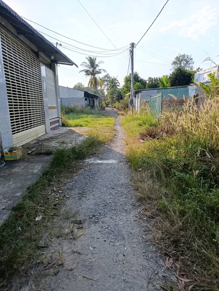 Nhà nguyên căn phường Ninh Thạnh, Tây Ninh 2PN giá 1.8 triệu - Điện nước miễn phí!