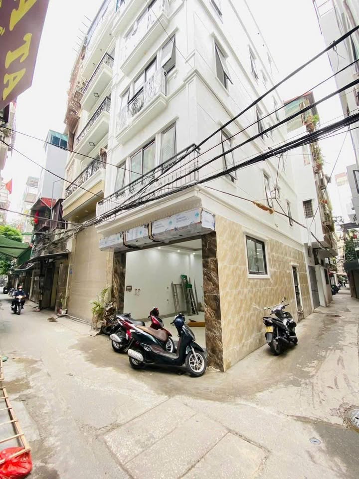 Nhà lô góc Liên Mạc 35m² giá 5.3 tỷ - Nhà mới xây vào ở ngay!