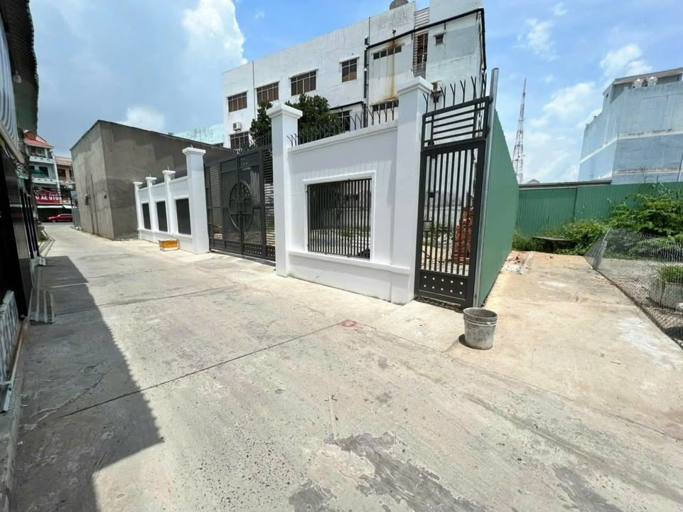 Đất nền góc mặt tiền đường trung tâm quan trắc, An Giang 82m² - Giá chỉ 1 tỷ!