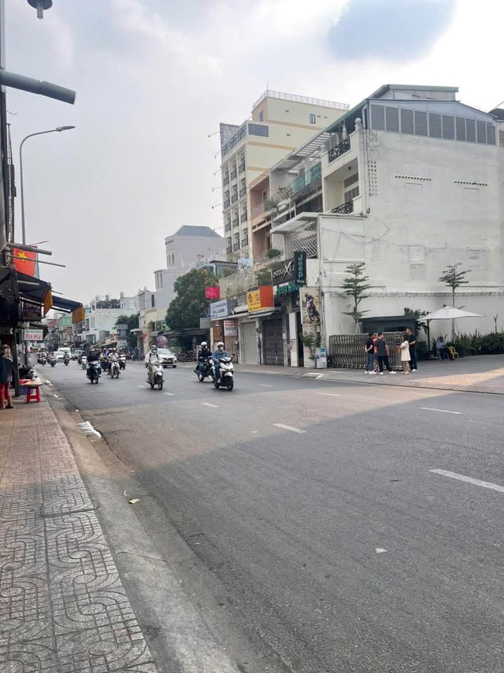 Nhà phố Phú Nhuận 42m² giá 10.39 tỷ - Vị trí đắc địa, xe hơi vào tận nơi!