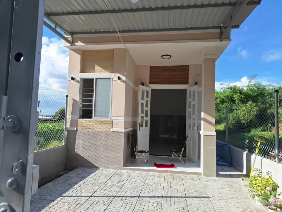 Nhà bán tại thị trấn Đất Đỏ, Huyện Củ Chi, 120m² chỉ 1.48 tỷ - Chính chủ bán gấp!