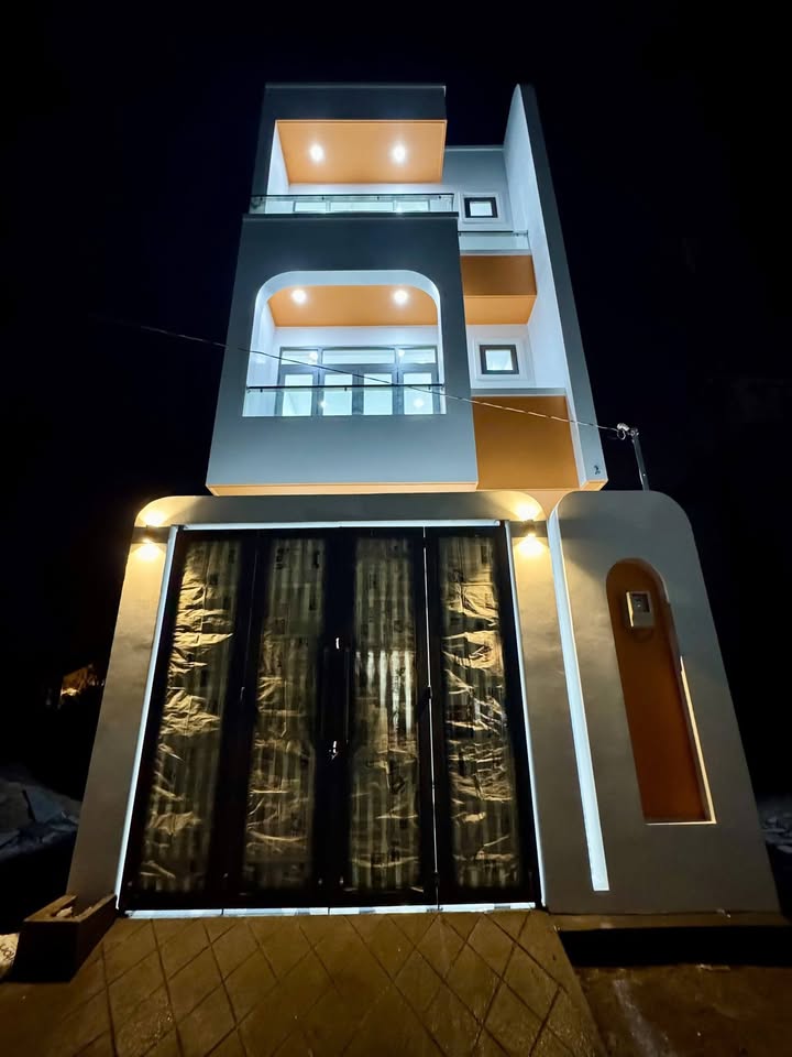 Nhà đẹp 50m² gần mặt tiền Lò Lu, Quận 9 chỉ 5.5 tỷ - Sẵn sàng vào ở!