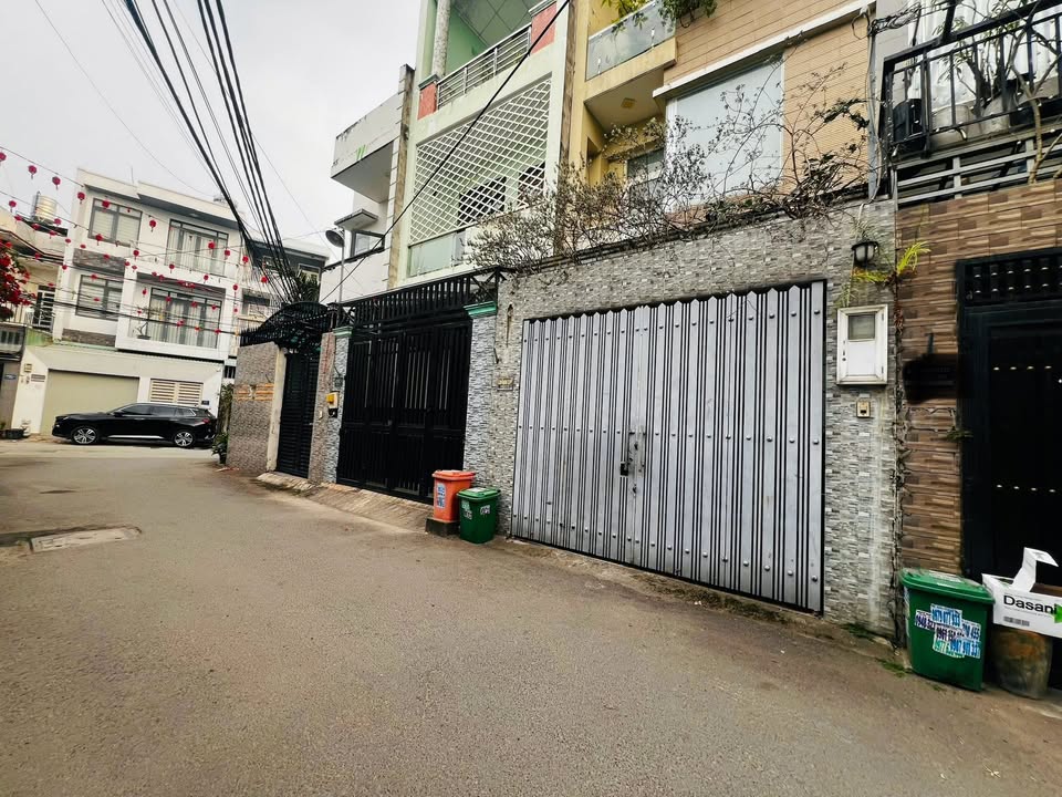 Nhà phố gần Vincom Lê Văn Việt, Quận 9 - 56m² giá 5.99 tỷ - Ô tô vào tận nhà!