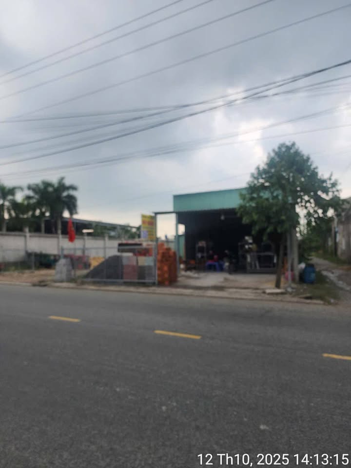 Nhà mặt tiền đường chính Huyện Đức Hòa 181m² giá 5.5 tỷ - Cơ hội đầu tư tuyệt vời!