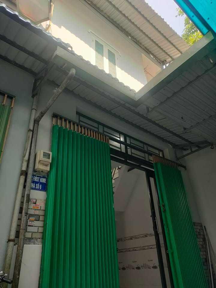 Nhà 2 lầu đường Bùi Văn Ngữ, Quận 12, 21m² giá 1.35 tỷ - Sẵn sàng vào ở ngay!