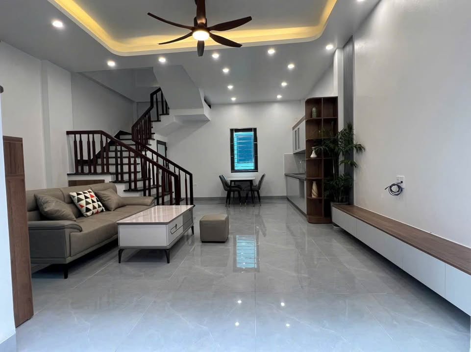 Nhà 3 tầng ngõ Phan Chu Trinh, Hải Dương 42m² giá 2.28 tỷ - Chính chủ bán gấp!